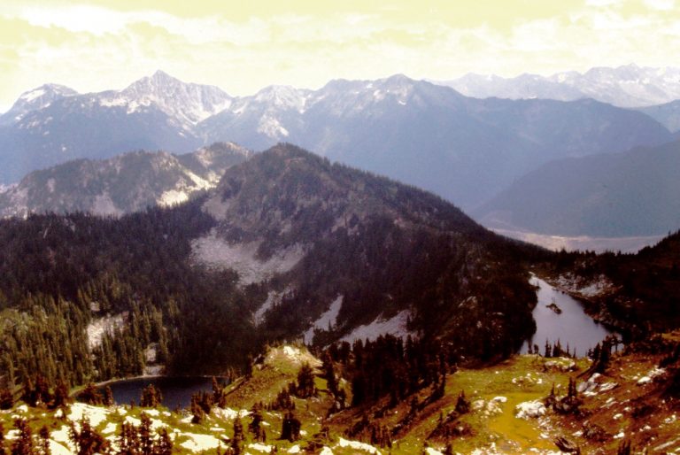 Theseus & Minotaur Lakes sit in green heather bowls below Labyrinth Mtn in the Henry M Jackson Wilderness