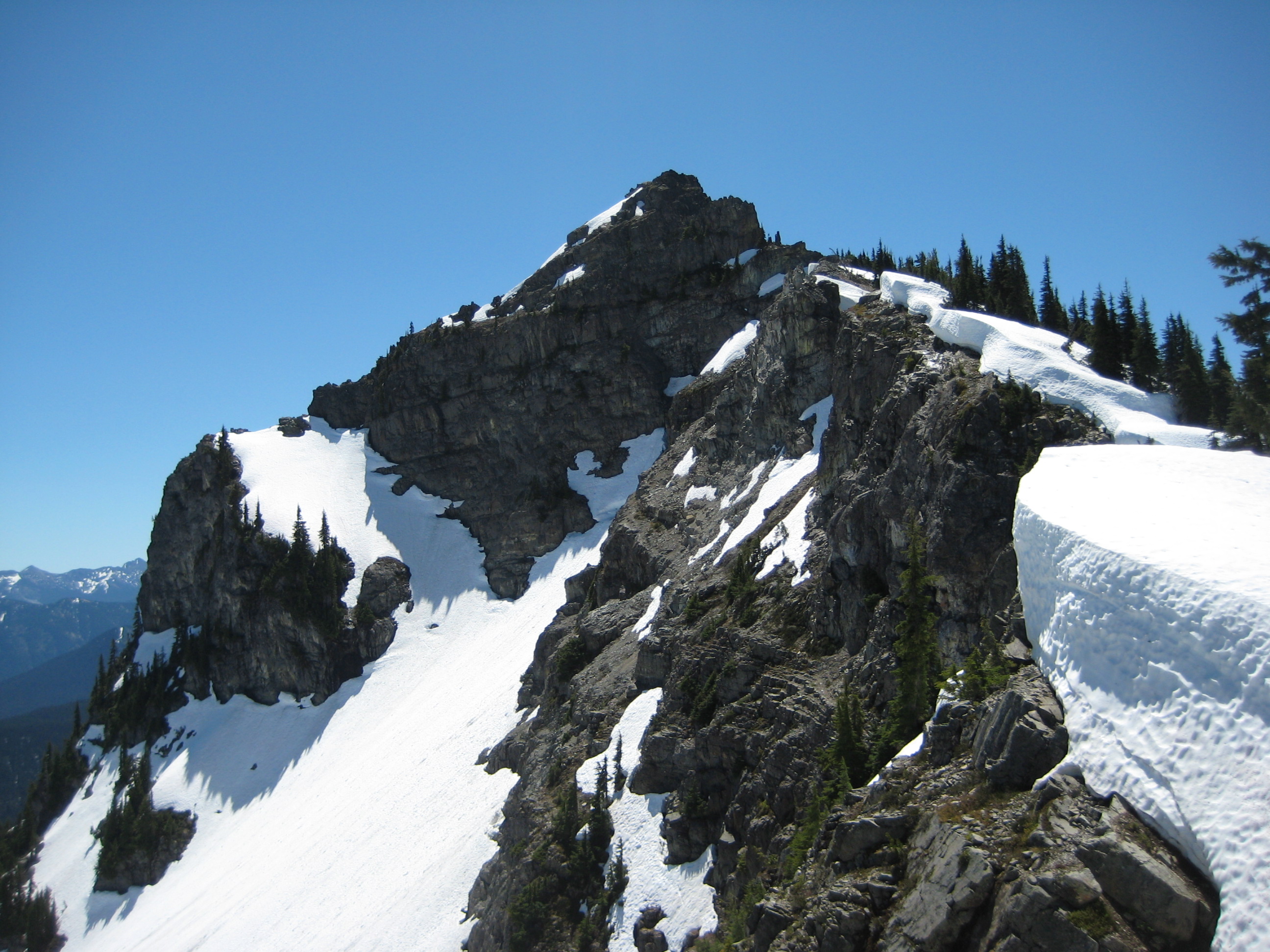 Looking up a rocky ridge at Dewey Peak summit