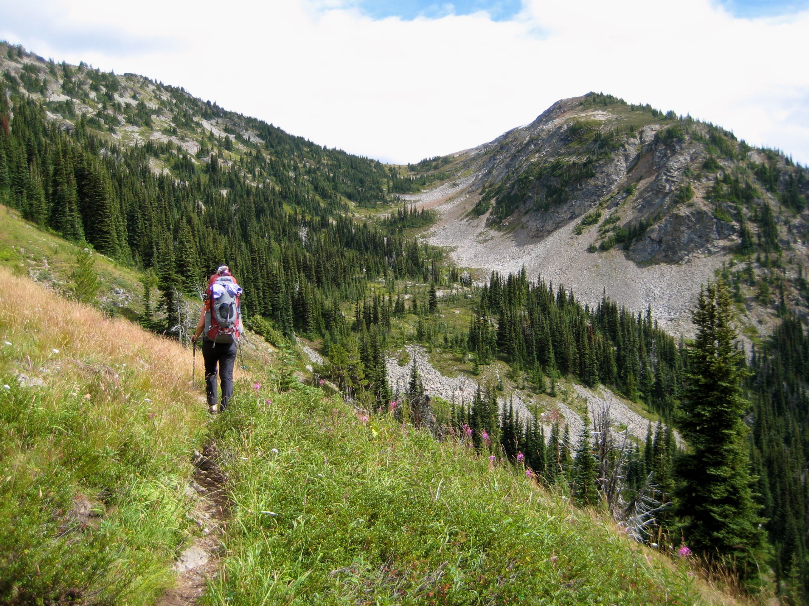 backpacker hiking Jack Mountain circuit trail into Bear Skull Basin