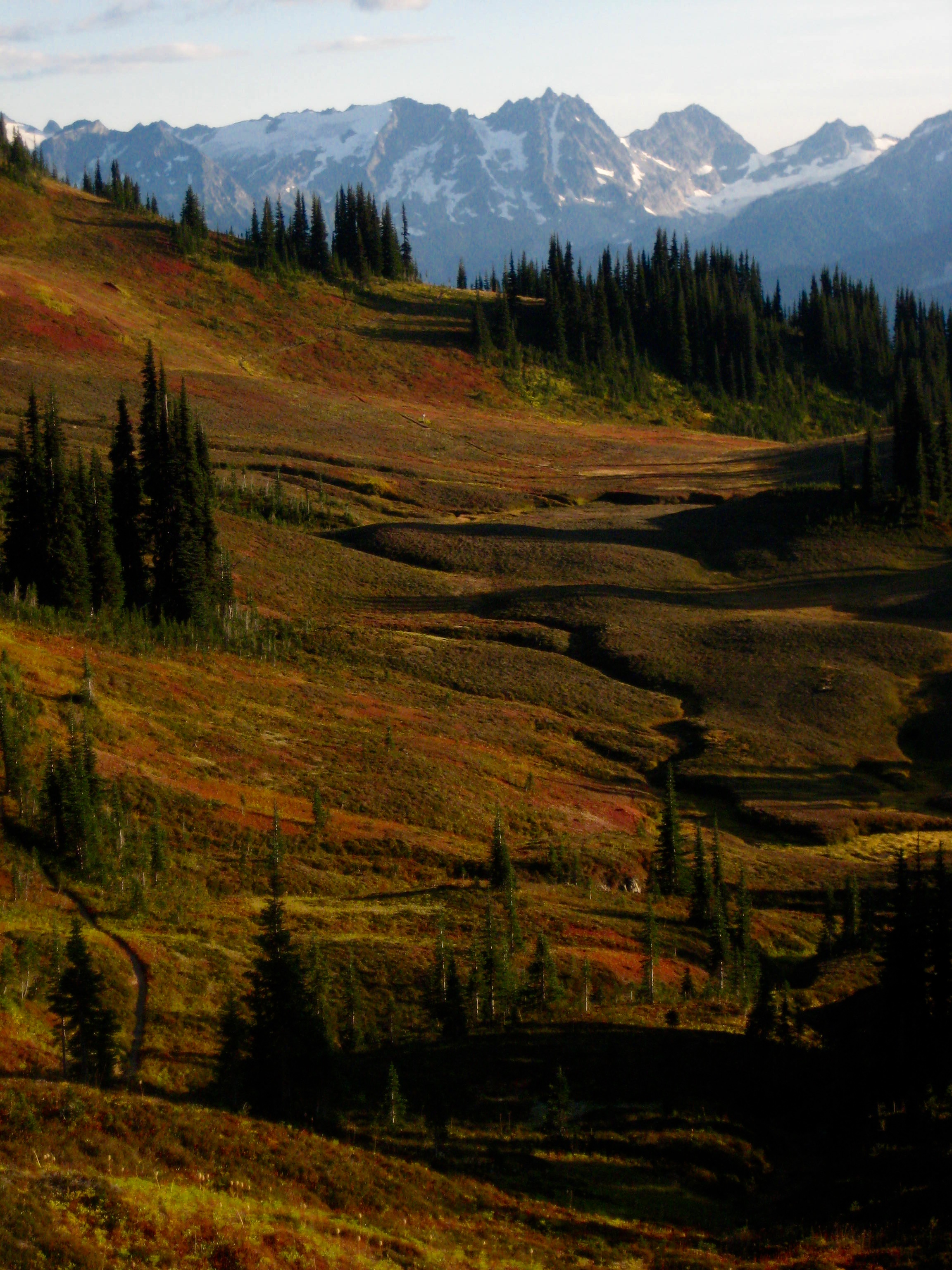 Tenpeak Mountain and fall alpine colors near Image Lake in the Glacier Peak Wilderness